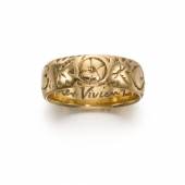 A gold ring inscribed 'Laurence Olivier Vivien Eternally' (est. £400-600)