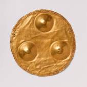 Goldscheibe aus Transdanubien, um 4000 v. Chr. Landesmuseum Württemberg