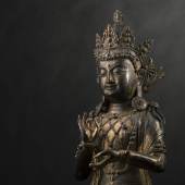 Bronzene Bodhisattva Guanyin-Figur aus der Ming-Dynastie, 58 cm hoch. SP: 20000 Euro