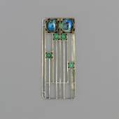 Josef Hoffmann, Schliesse. Ausführung: Karl Ponocny, Wien, Manufaktur: Wiener Werkstätte, Wien, 1905 Silber, Opal, Malachit, Koralle, 5,8 x 2,5 cm MAK – Museum für angewandte Kunst, Wien, Foto © MAK/Georg Mayer