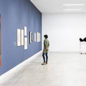 »Auszeit. Von Pausen und Momenten des Aufbruchs« mit Grace Weaver und Cosima von Bonin, Kunstmuseum Ravensburg 2021, © die Künstler, Foto: Wynrich Zlomke