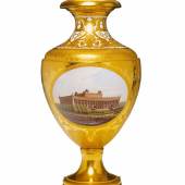 Münchner Vase mit Berliner Ansichten Porzellan, Emaildekor, partiell radierte Vergoldung. Schätzpreis:	20.000 - 30.000 €