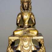 Los 0076 - Bronzeplastik des Buddha Amitayus, Qianlong-Zeit, China 18. Jh. Schätzpreis:	3.000 - 4.000 EUR