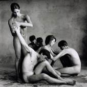Irving PennThe Bath (K) (Dancers Workshop of SanFrancisco), San Francisco, 1967Gelatin silver print, print made 1995Image 38,9 x 39,1 cm (15,31 x 15,37 in)Paper 50,3 x 40,6 cm (19,8 x 15,98 in)(IRP 1132)