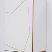 Isabelle Borges, BOX 3.28.22, 2022,  synthetic paper and neon cardboard on wood, 28 x 18 x 14 cm, Foto Frede Martini, courtesy of FeldbuschWiesnerRudolph & the artist