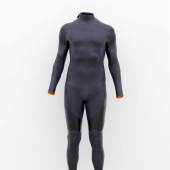 Alex Israel, Self-Portrait (Wetsuit), 2017, Acryl auf Aluminium, 140 x 61 x 45,7 cm, courtesy beim Künstler und 