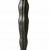 Joannis Avramidis Figur II Bronze mit goldbrauner Patina. Höhe 159 cm Schätzpreis:	120.000 - 150.000 EUR