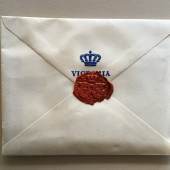 Original versiegelte Rückseite des Kuverts mit den Briefen der Königin von England. Foto: SPSG/Jörg Kirschstein