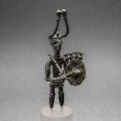 Krieger mit Schwert und Schild, Bronze, Fundort Padria, Eisenzeit © Museo Archeologico Nazionale di Cagliari 
