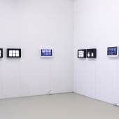 German Titov, Aus der Serie "Windows", 2014, Videoinstallation mit Leuchtboxen, Foto: Krinzinger Projekte, Courtesy Galerie Krinzinger, Wien und der Künstler