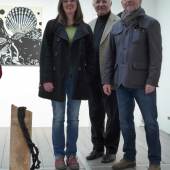 Bernd Schmidtchen begrüßt Yvonne Kendall und Henning Eichinger auf dem Kunstschiff ARTE NOAH
