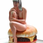 Mel Ramos, Lady Burger, 2009/Ed. of 8, polychromate resin 70 x 65 x 65 cm
