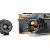 Leica M2 with two matching black painted lenses from 1958, for example, was also sold for EUR 162,500.