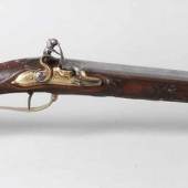 Granatgewehr Anhalt-Bernburg um 1750, in Silberfaden eingelegter Lauf mit der Bezeichnung "MORGENROTH GERNRODE", Schaft (Nussbaumschäftung) Aufrufpreis:	3.800 EUR