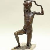 Bronze, braun patiniert, "Kniender Jüngling", Mindestpreis:	1.200 EUR