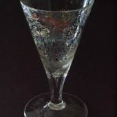 Wappenpokal, BAROCK 18. Jahrhundert. Spitzkelch aus farblosem Glas, Mindestpreis:	900 EUR