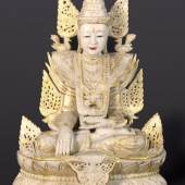 Sitzender Jambupati-Buddha, Mindestpreis:	1.500 EUR