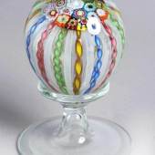 Glas-Ständerpaperweight, Murano, um 1930-60, weiter Tellerstand, einschwingend in kurzen Hohlschaft mit Trichterabschluß Mindestpreis:	80 EUR 