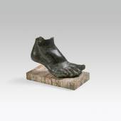 Bronzefuß, Römisch, 2. Jh. n. Chr. Schätzpreis:	3.500 - 7.000 EUR Zuschlagspreis:	39.000 EUR