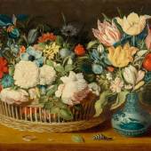 BEERT, OSIAS  (um 1580 Antwerpen 1624)  Stillleben mit Blüten in einem Flechtkorb und Blumenstrauss in einer Porzellanvase auf einer Tischplatte mit Insekten. Öl auf Holz. Schätzpreis:	400.000 - 500.000 CHF  