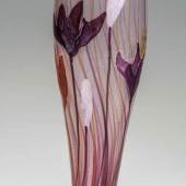 Bedeutende Vase "Crocus" Emile Galle, Nancy, 1897/98 Farbloses Glas mit dichter feinblasiger, Schätzpreis:	18.000 - 22.000 EUR