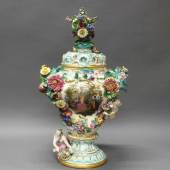 Potpourri-Vase, "Flora und Amor", Meissen, Schwertermarke, Mindestpreis:	2.500 EUR
