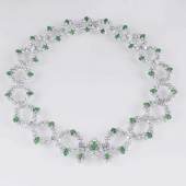 Exquisites Vintage Diamant-Smaragd-Collier Um 1960/70. 18 kt. WG, gest. Mindestpreis:	28.000 EUR