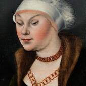 Cranach, d. Ä./ Werkstatt des, Lucas 1472 Kronach - 1553 Weimar Bildnis einer jungen Frau mit weisser Haube, Pelzkragen und Halsschmuck Öl auf Nadelholz. Altparkettiert. 20,5 x 15,7 cm. Schätzpreis:	40.000 - 60.000 EUR