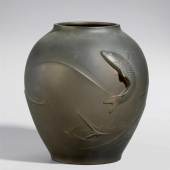 Große, eiförmige Vase. Bronze. Frühes 20. Jh. Am Boden Ritzsign.: Joun saku Schätzpreis:	1.500 - 2.000 EUR
