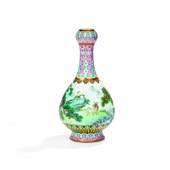 Crédit : Sotheby’s / Art Digital Studio   A Fine and Magnificent Imperial 'Yangcai Crane-and-Deer Ruyi Vase', six-character iron-red Qianlong seal mark and period 11 in. / 28cm Estimate: € 500,000 – 700,000 16.182.800 € - record for any Chinese porcelain sold at auction in France / the highest price in Sotheby’s France history