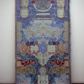Marcos Kueh, Woven Scroll Under God’s Eye, 410 x 170 cm, Polyester, 8 colors, 2023
