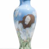 Pȃte-sur-pȃte Vase mit Nymphe Meissen | Um 1900 Bemalung wohl Julius Hentschel Porzellan, farbig und gold staffiert Taxe: €2.500 – 3.500