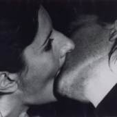 Marina Abramovic „Breathing in – Breathing out, 1977“ © VBK, Wien 2011