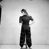  Lee Miller: „Fashion for factories“, Vogue UK, London, England, Juni 1941 © Lee Miller Archives England 2015. All Rights Reserved. www.leemiller.co.uk