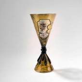  Emile Gallé, Nancy Historisierende Ziervase, 1887 Schätzpreis:	4.000 - 6.000 EUR