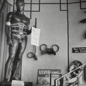 HERBERT LIST (1903–1975) Apoll mit Leibbinden, 1936 Silbergelatinepapier, 25,7 x 24,4 cm Museum für Kunst und Gewerbe Hamburg © Magnum Photos / Herbert List Nachlass Hamburg