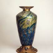 Eugène Feuillâtre (1870-1916), Vase „La Mer”, um 1900, Zellenschmelz-Email, Kupfer vergoldet, H. 37,5 cm, Petit Palais, Musée des Beaux-Arts de la Ville de Paris