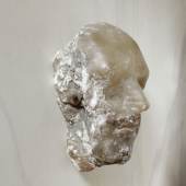 Sofie Muller AL_XXIX 16 2016, Alabaster, ca. 26 x 17 x 18 cm. Presented by Martin Kudlek, Cologn