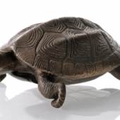 Äußerst seltene Deckeldose in Form einer Schildkröte, China, Siegelmarke Chen Mingyuan, Qing-Dynastie.  Aus dem Besitz einer alten norddeutschen Privatsammlung, im frühen 20. Jahrhundert in China erworben. 