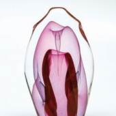Objekt "Break-Through" Dominick Labino, 1978 Farbloses Glas, mehrfach rosa überfangen, eingearbeitete Luftblasen