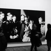 Ausstellungsansicht "Warhol bis Richter." Gottfried Helnwein *1948 Epiphanie I (Die Anbetung der Könige 3) 2019 (c) findART.cc Foto frei von Rechten.