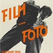 Plakat zur Ausstellung Film und Foto, Stuttgart, 1929,
Offset-Druck auf Papier, reproduzierte Fotografie auf dem Poster von Willi Ruge, 83,8 x 59,9 cm,
Staatsgalerie Stuttgart