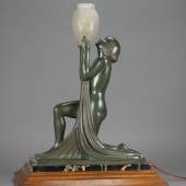 Raymond Goebe (1895-1994) "Sonnenanbeterin" (Lampe) Schätzung 800 € / Zuschlag 1.000 €
