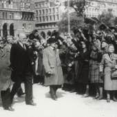 Karl Renner und Theodor Körner auf dem Weg zur Übergabe des Parlaments an die provisorische Regierung Foto: Franz Blaha Wien, 29. April 1945