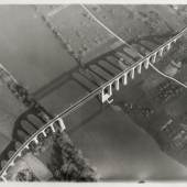  Robert Petschow, Viadukt von Eglisau in der Schweiz in der Morgensonne, um 1930, © Urheberrechte am Werk 