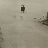 Inge Morath fotografierte 1961 in Paris den Magnum-Mitbegründer Henri Cartier-Bresson (Schätzpreis 4.000 – 5.000 Euro) (c) westlicht.com