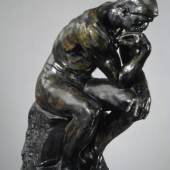 Auguste Rodin , um 1880 Der Denker (Le Penseur) Bronze 2 x 34,5 x 63 cm

Kunstmuseum Ateneum, Staatliches Kunstmuseum Finnland, Helsinki

© Staatliches Kunstmuseum Finnland, Zentrales Kunstarchiv, Hannu Aaltonen