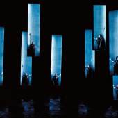 rosalie: Der „Walkürenritt“ in „Die Walküre“, Bühnenbild und Kostüme: rosalie, Bayreuther Festspiele 1994 bis 1998 – Foto: Bayreuther Festspiele