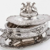 Grande soupière en argent massif  par Gustave Odiot  Époque: 1880 Marchand: Rosat Antiques Fine Silver – Paris Pays: France