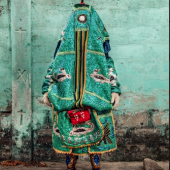Stéphan Gladieu, 2018, Egungun-Maske Adjanla Kodja, Cotonou, Fifadji-Bezirk (Rep. Bénin), Fotografie – Fine Art Print